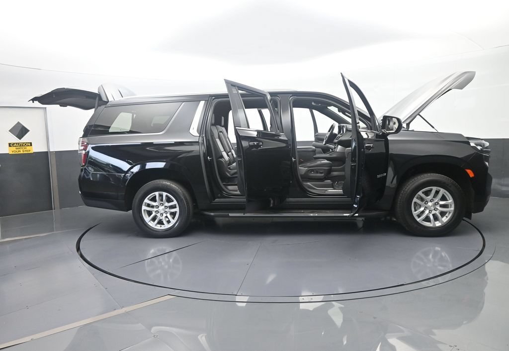 Used 2024 Chevrolet Suburban LT RWD image 76