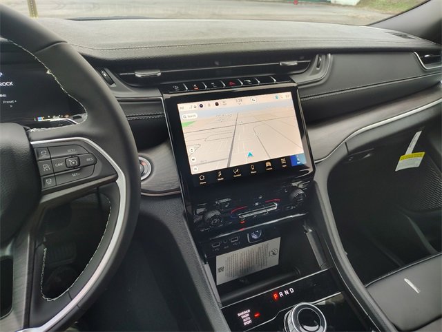 New 2025 Jeep Grand Cherokee L Limited w/ Black Appearance Package image 22