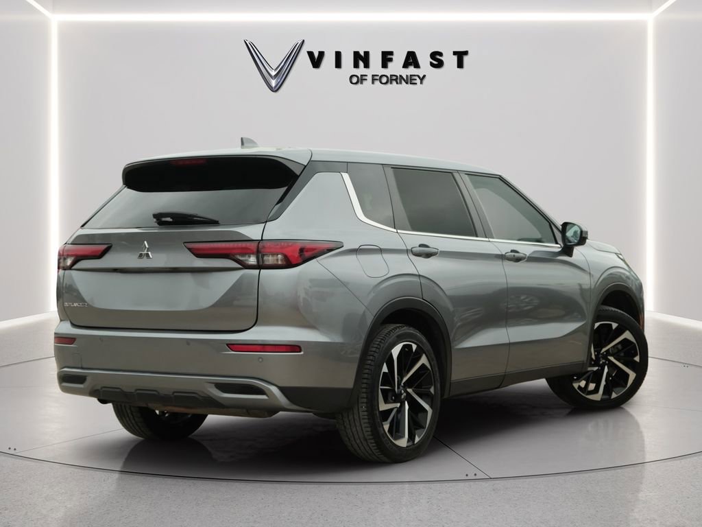 Used 2024 Mitsubishi Outlander SE AWD/4WD image 3