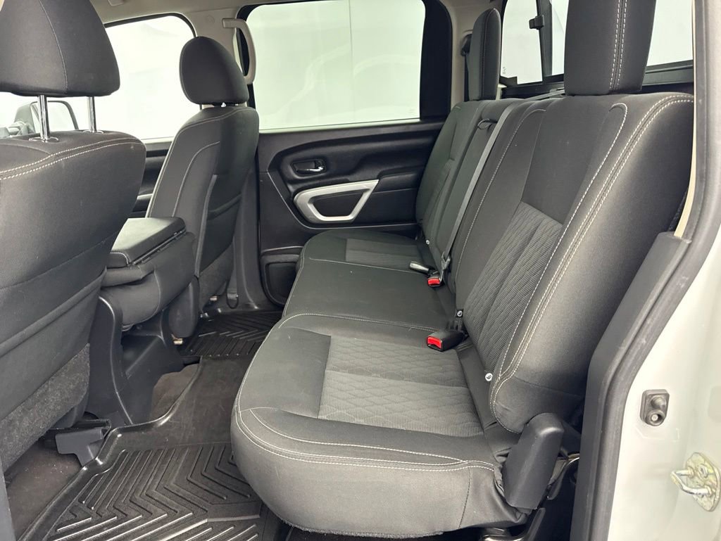 Used 2019 Nissan Titan SV AWD/4WD image 14