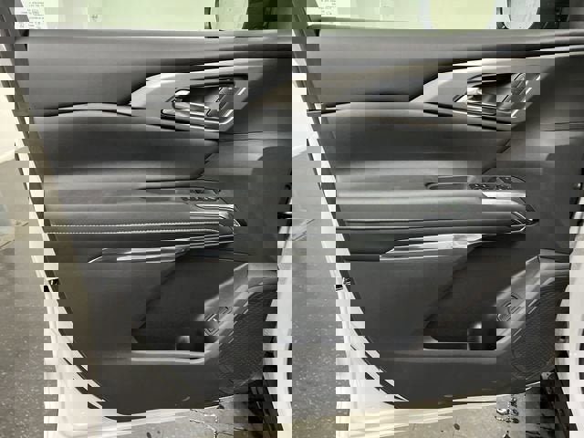 New 2026 Chevrolet Traverse LT w/ Sun and Wheel Package image 23