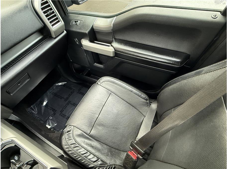 Used 2016 Ford F150 Lariat image 11