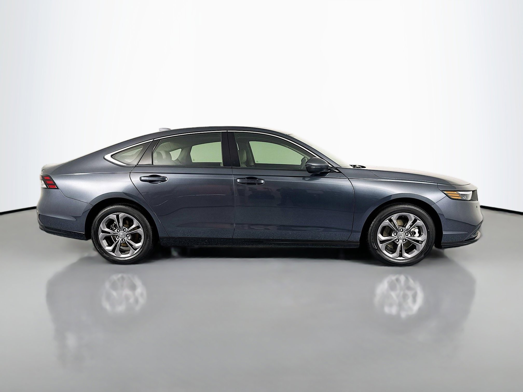 Certified 2024 Honda Accord EX-L image 4