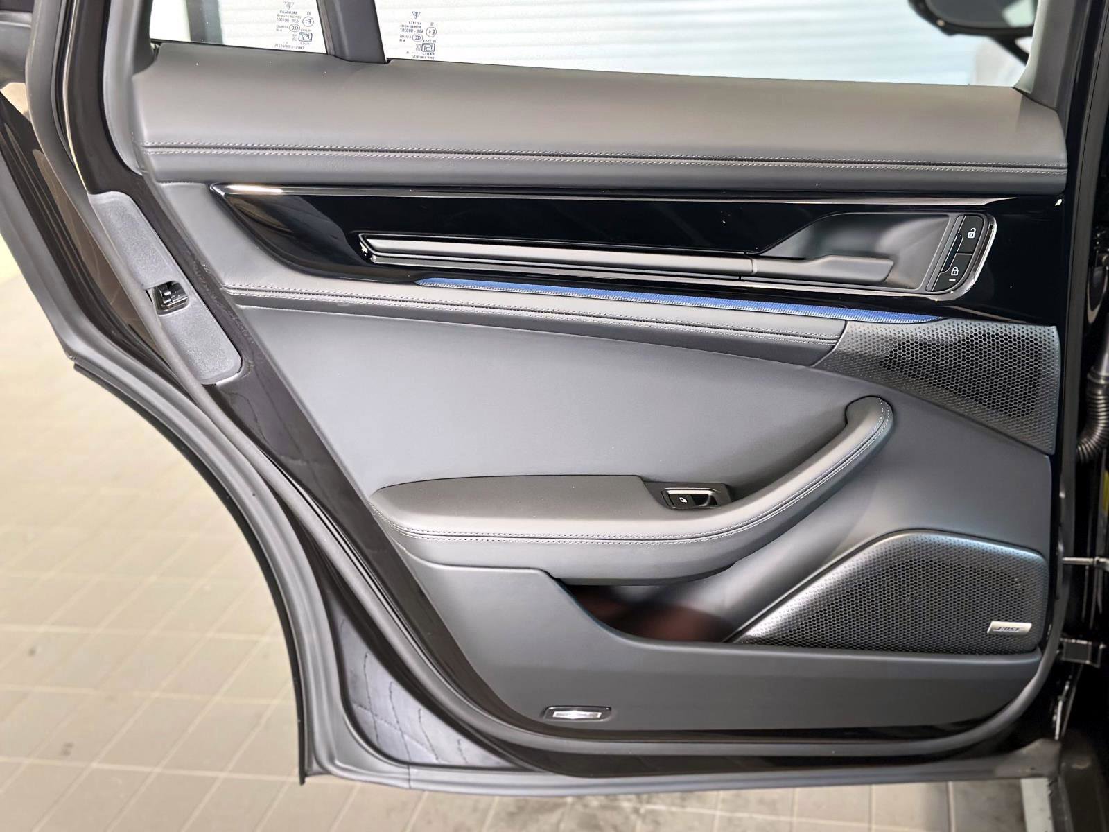 New 2025 Porsche Panamera 4 image 13