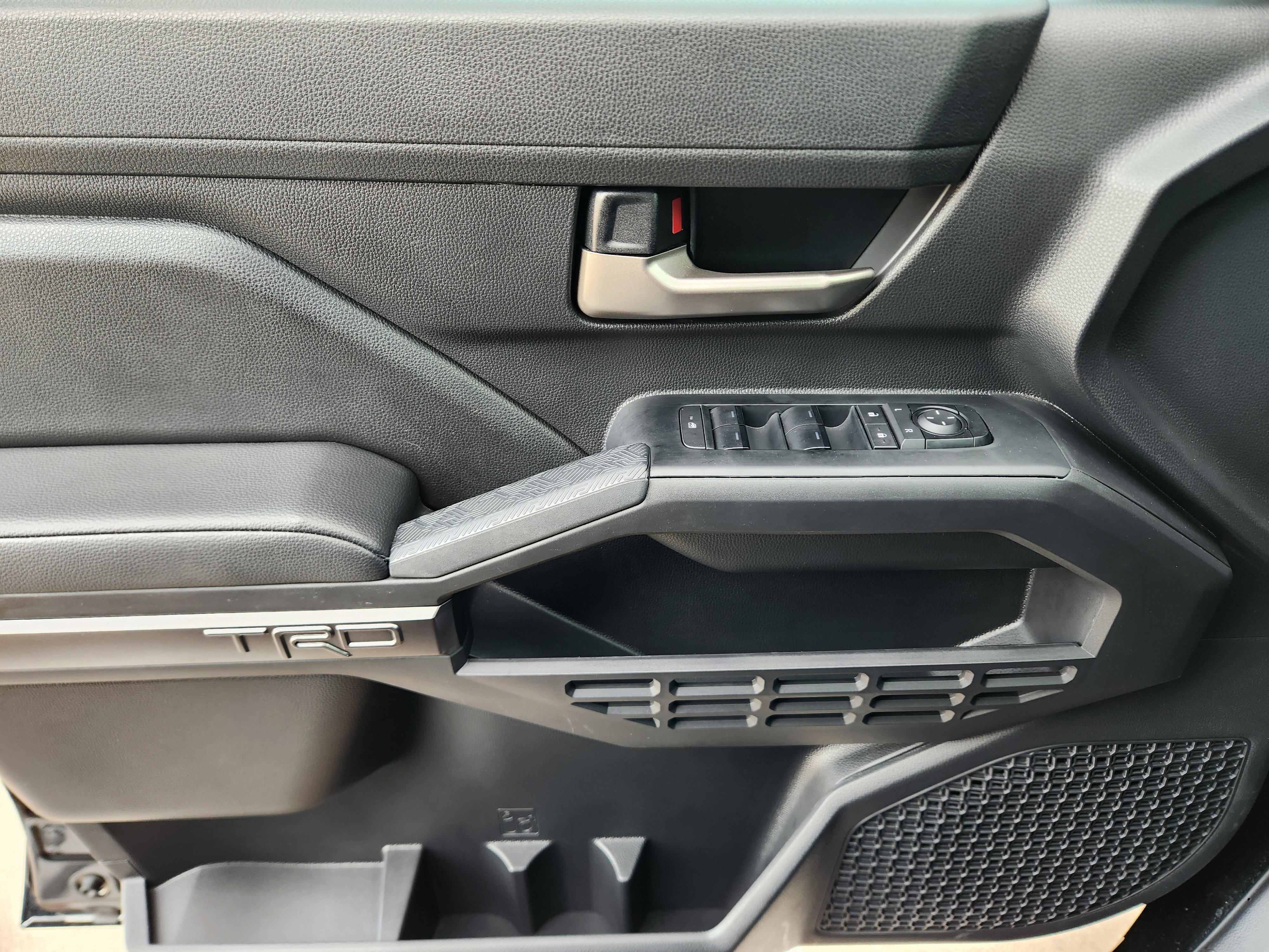 Used 2025 Toyota Tacoma TRD Off-Road image 27