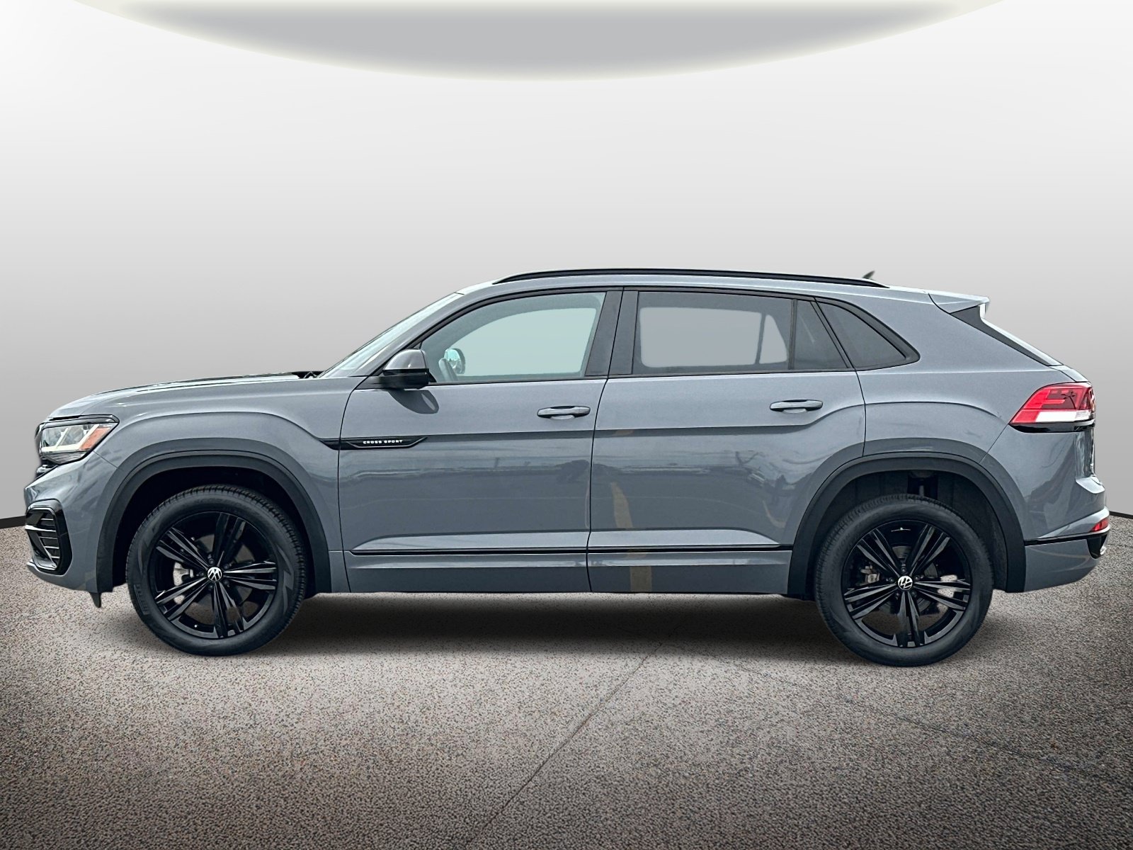 Used 2023 Volkswagen Atlas Cross Sport SEL R-Line AWD/4WD image 2