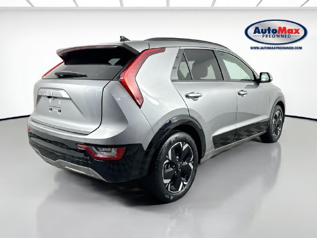 Used 2023 Kia Niro Wave w/ Wave Preserve Package FWD image 9
