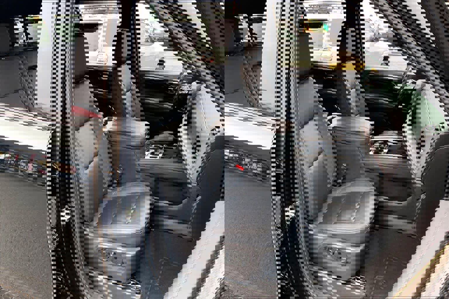 Used 2025 Chevrolet Suburban Z71 AWD/4WD image 9