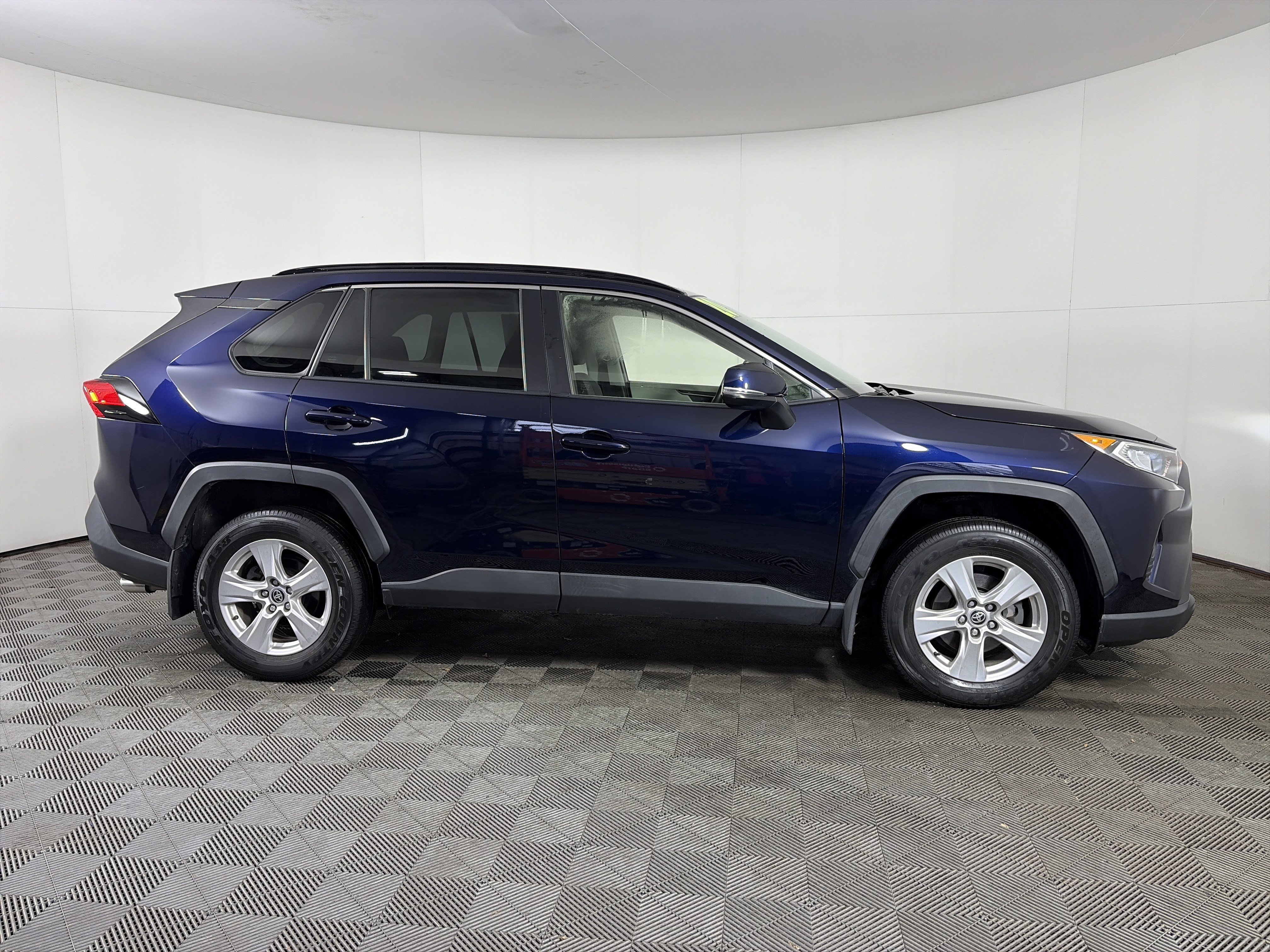 Used 2020 Toyota RAV4 XLE image 12