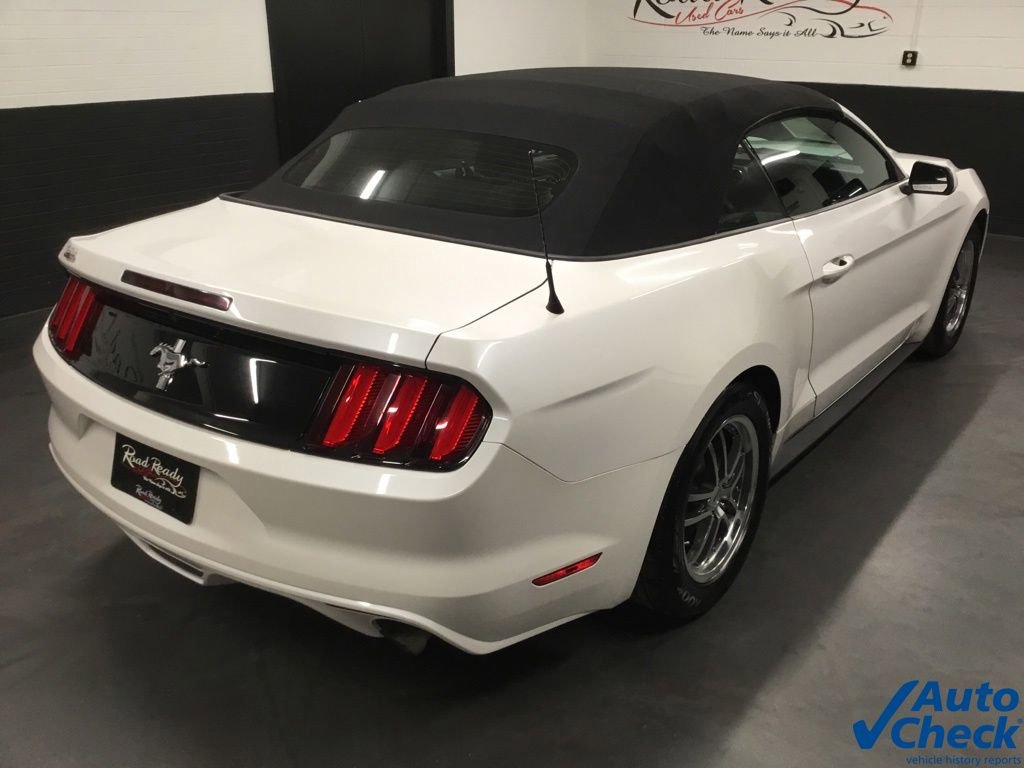 Used 2017 Ford Mustang Convertible image 22