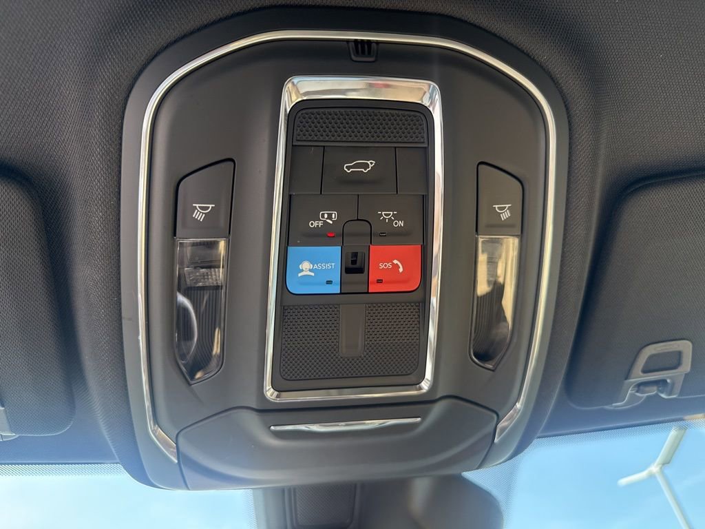 Certified 2024 Jeep Grand Cherokee Limited image 28