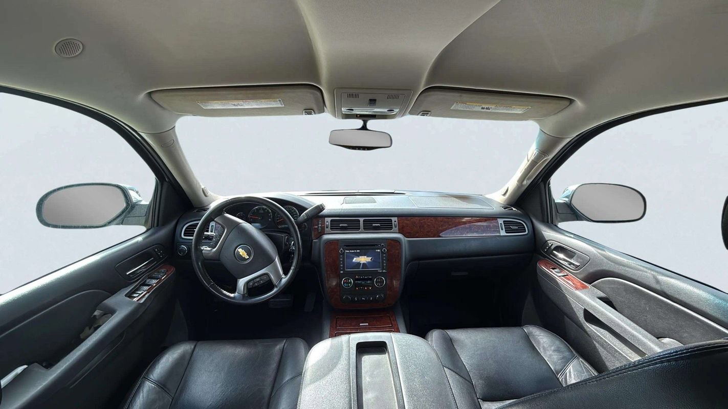 Used 2013 Chevrolet Suburban LTZ image 9