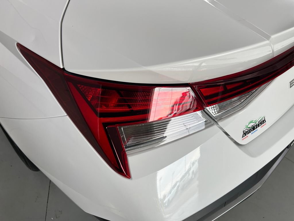 Used 2025 Hyundai Elantra Blue FWD image 42