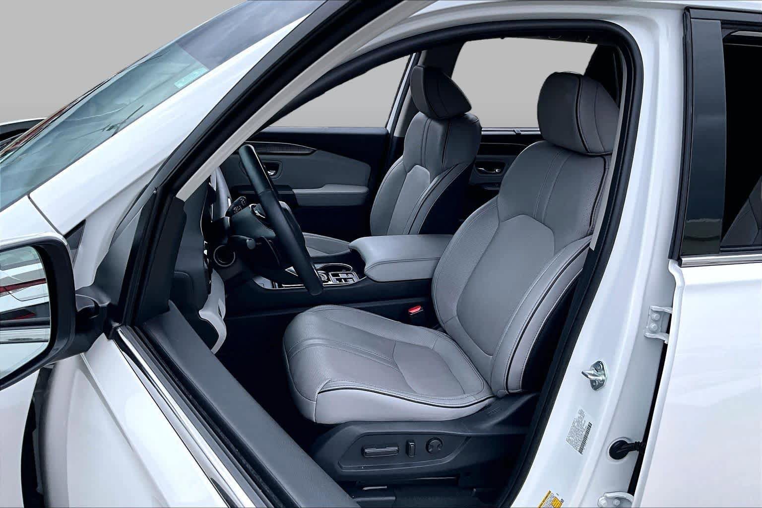 Used 2023 Honda Pilot Elite image 7