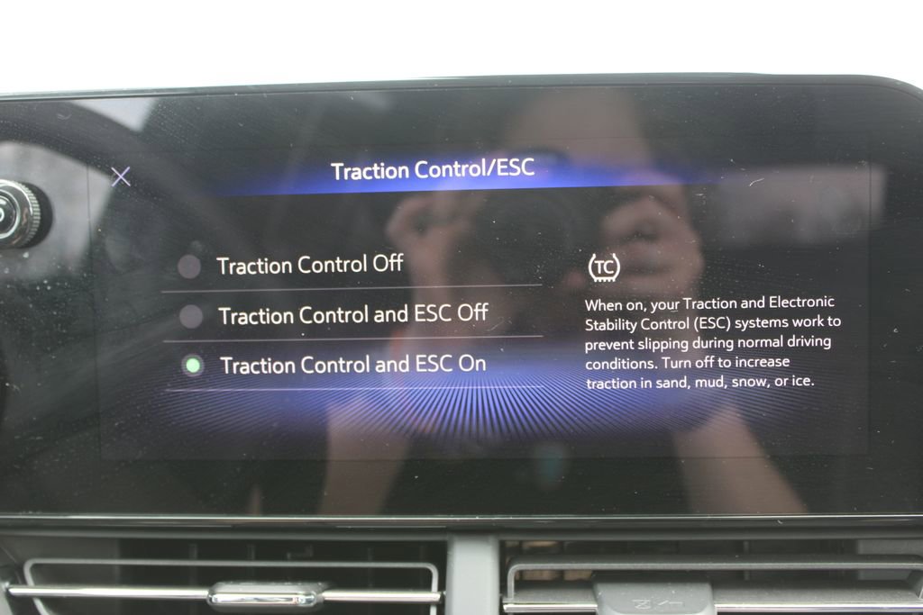 Used 2025 Chevrolet Trax LT w/ LT Convenience Package image 44