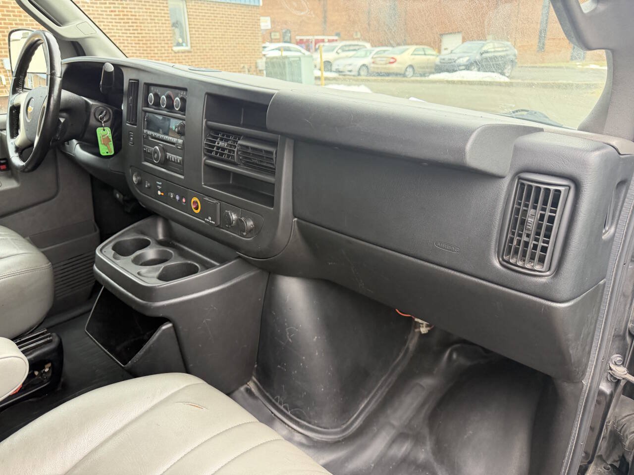 Used 2016 Chevrolet Express 2500 RWD image 20