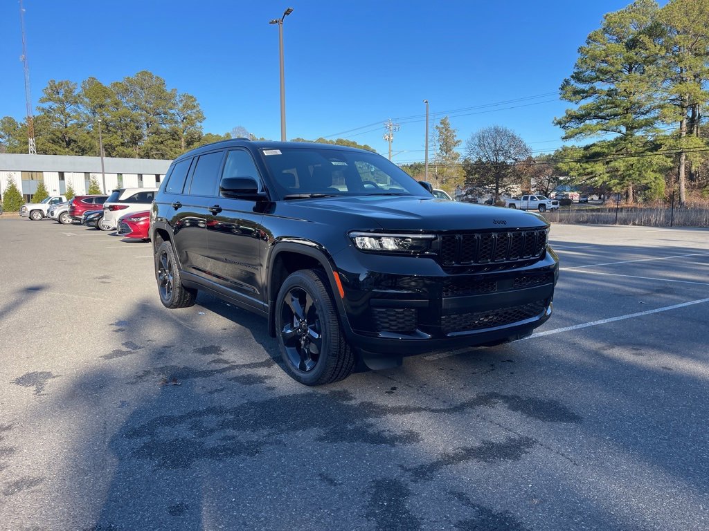 New 2025 Jeep Grand Cherokee L Altitude image 4
