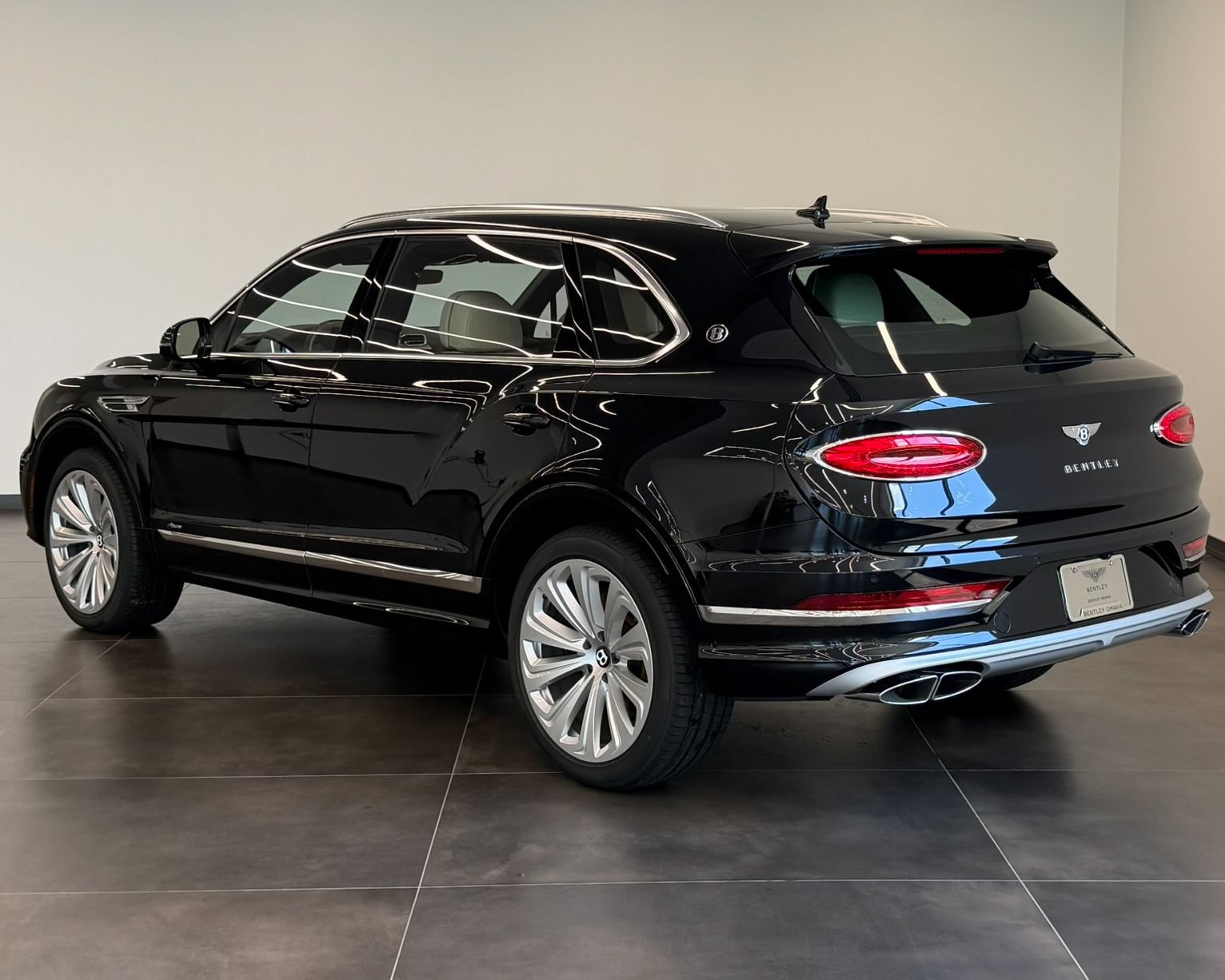 New 2026 Bentley Bentayga Extended Wheelbase AWD/4WD image 3