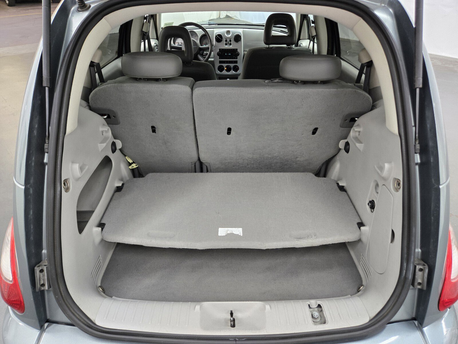 Used 2010 Chrysler PT Cruiser FWD image 9