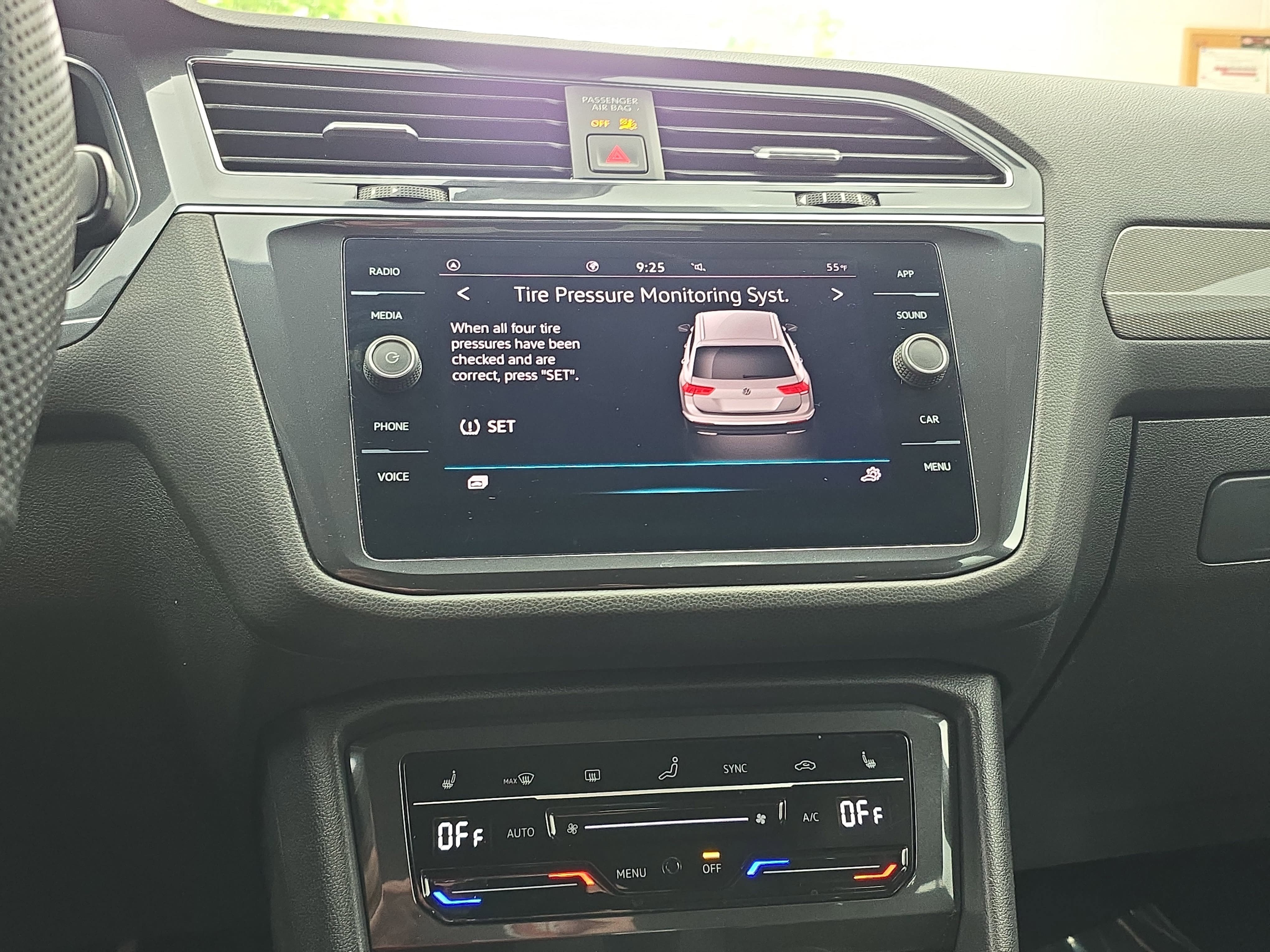 Certified 2022 Volkswagen Tiguan SE R-Line FWD image 21