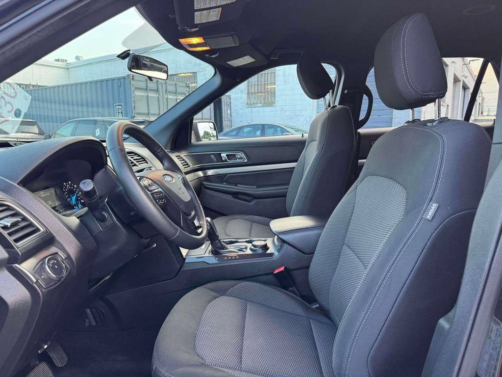 Used 2018 Ford Explorer XLT AWD/4WD image 15