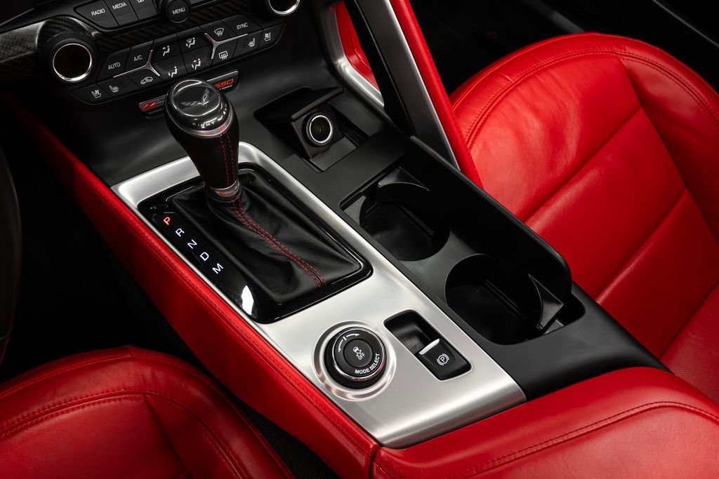 Used 2015 Chevrolet Corvette Z06 w/ 3LZ Preferred Equipment Group image 32