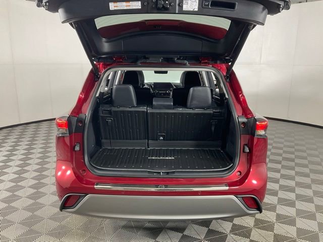 Used 2024 Toyota Highlander Platinum AWD/4WD image 33