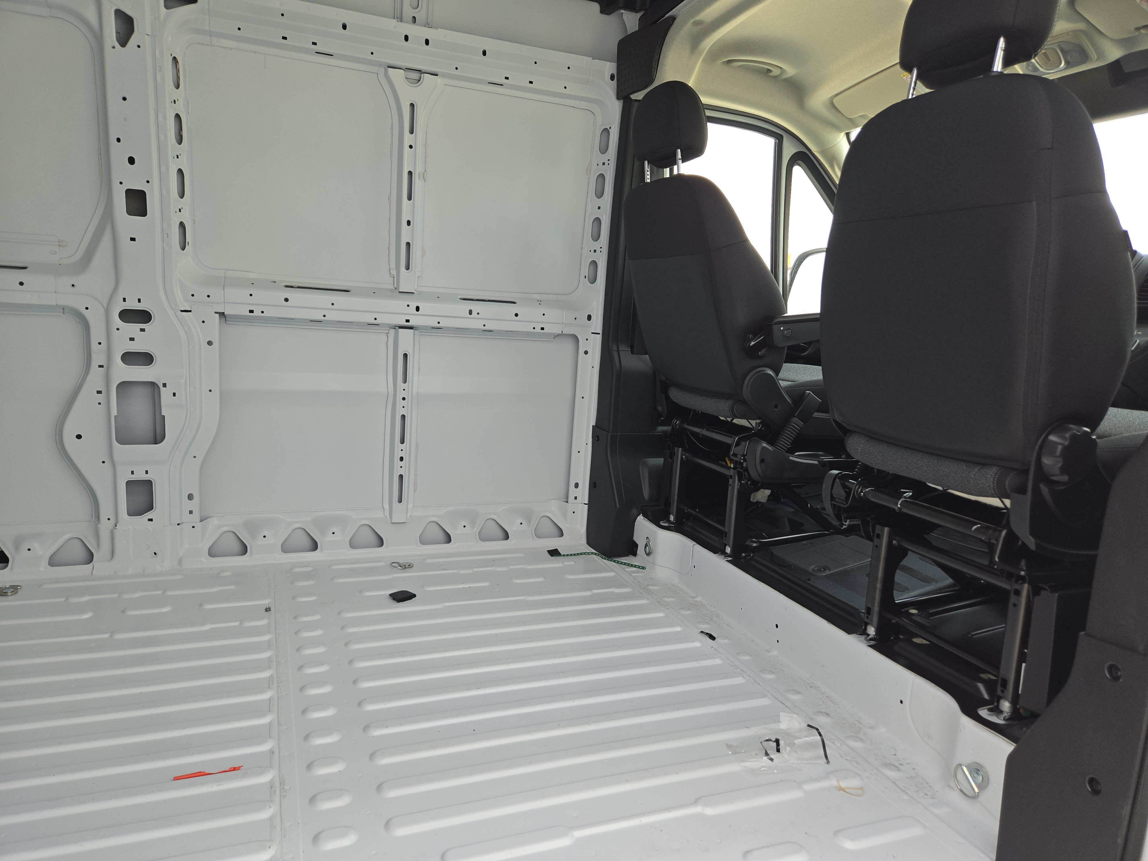 New 2026 RAM ProMaster 2500 w/ Convenience Group FWD image 19