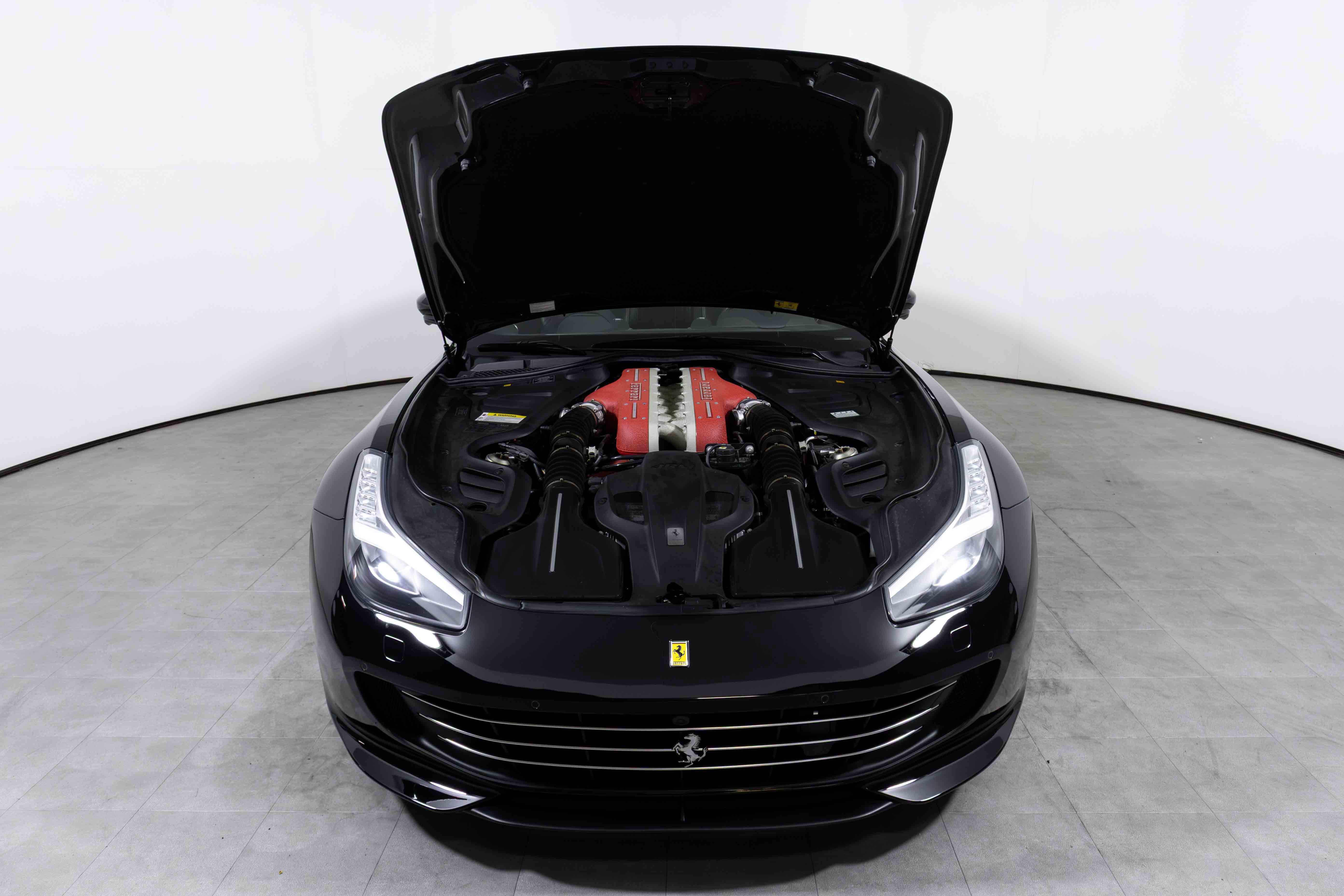Used 2019 Ferrari GTC4Lusso image 3