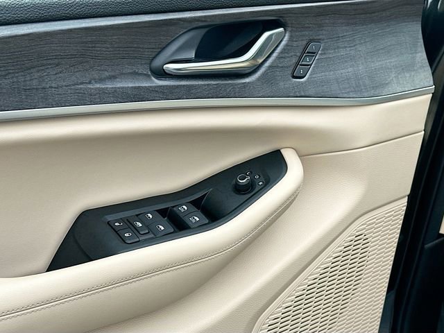 Used 2024 Jeep Grand Cherokee L Limited image 18