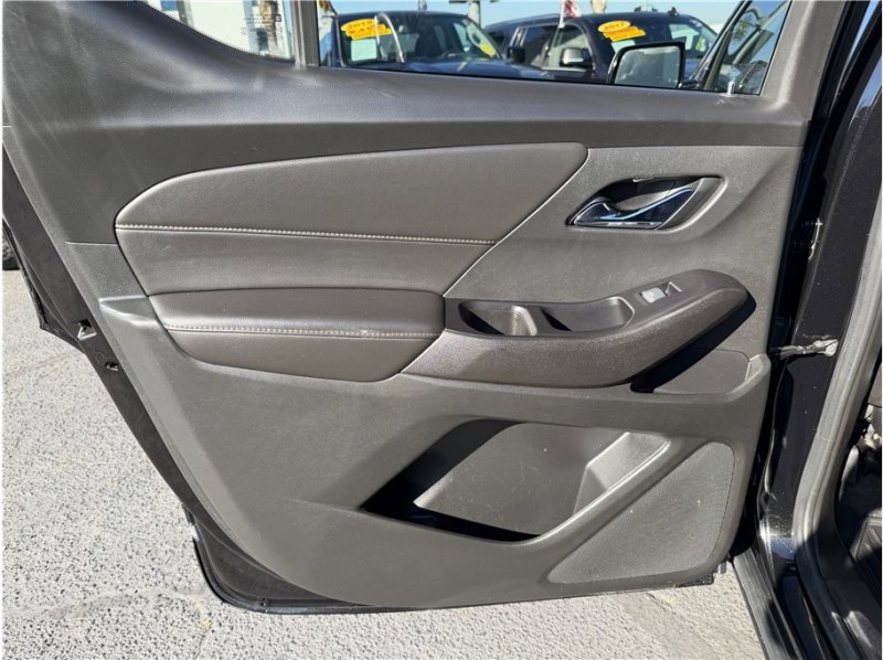 Used 2020 Chevrolet Traverse LS image 20