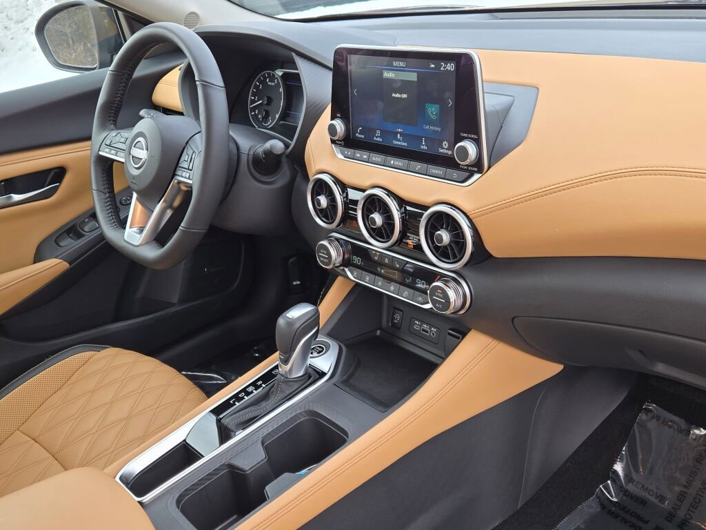 Used 2025 Nissan Sentra SV w/ SV Premium Package image 5