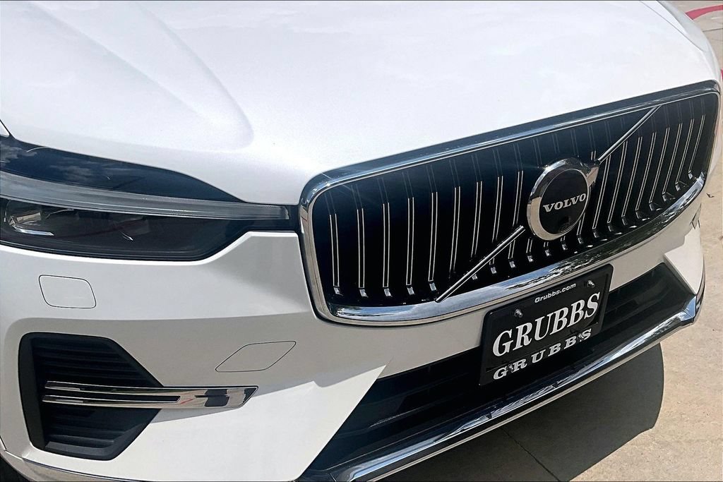 Used 2023 Volvo XC60 B5 Ultimate w/ Protection Package Premier FWD image 39