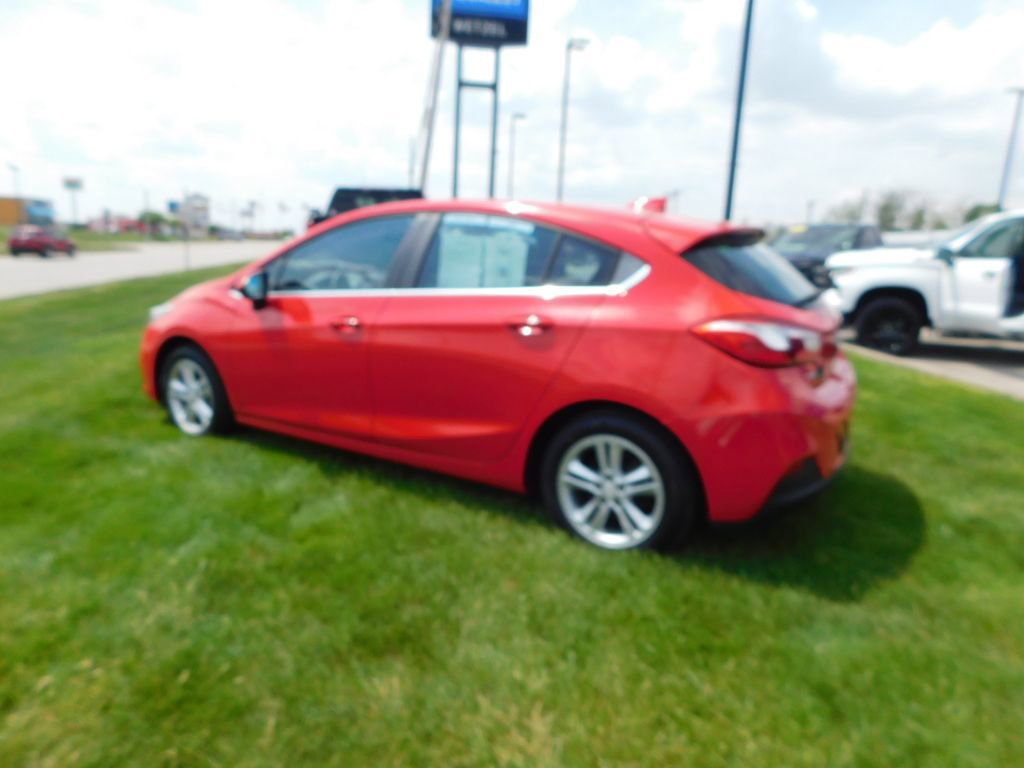 Used 2017 Chevrolet Cruze LT w/ Convenience Package FWD image 5