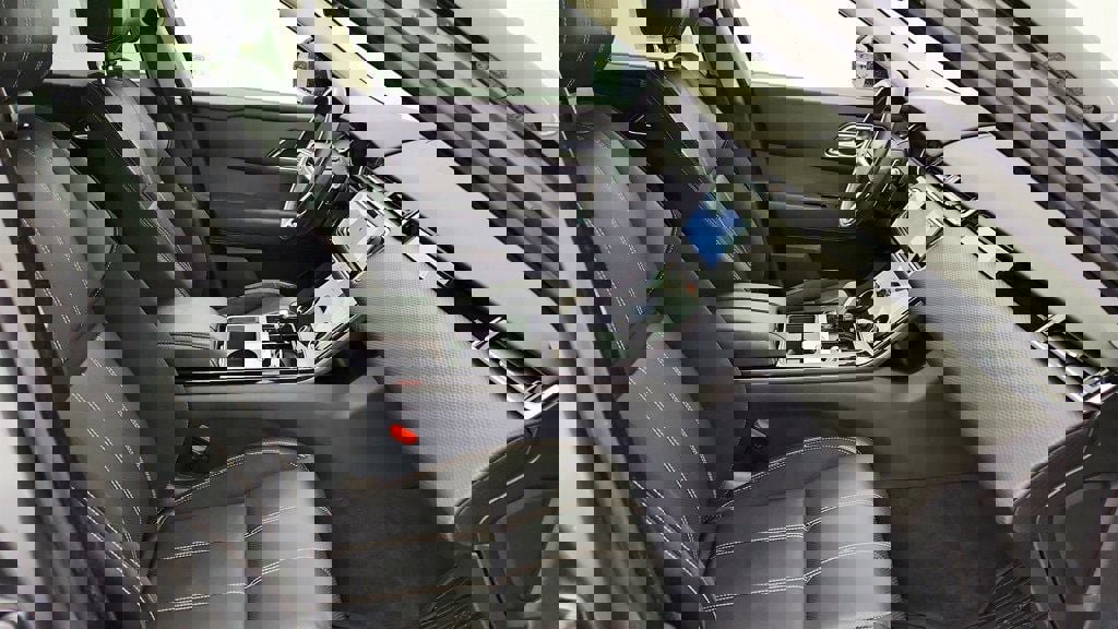 Used 2021 Land Rover Range Rover Velar S image 25