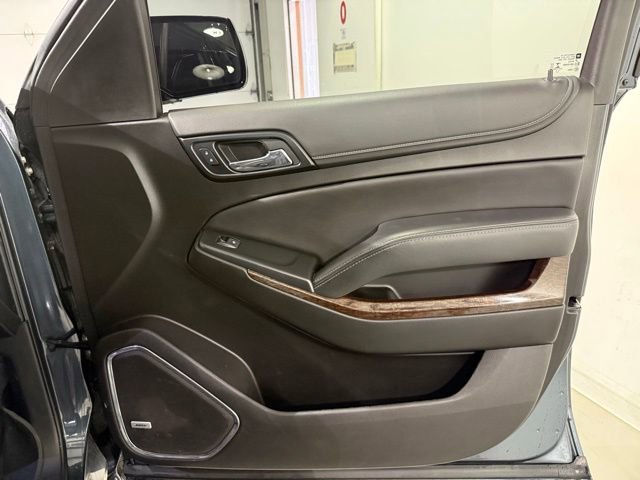 Used 2019 GMC Yukon SLT w/ Graphite Performance Edition AWD/4WD image 29