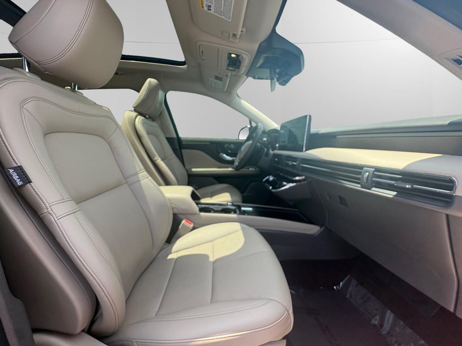 Certified 2024 Lincoln Corsair Grand Touring AWD/4WD image 15