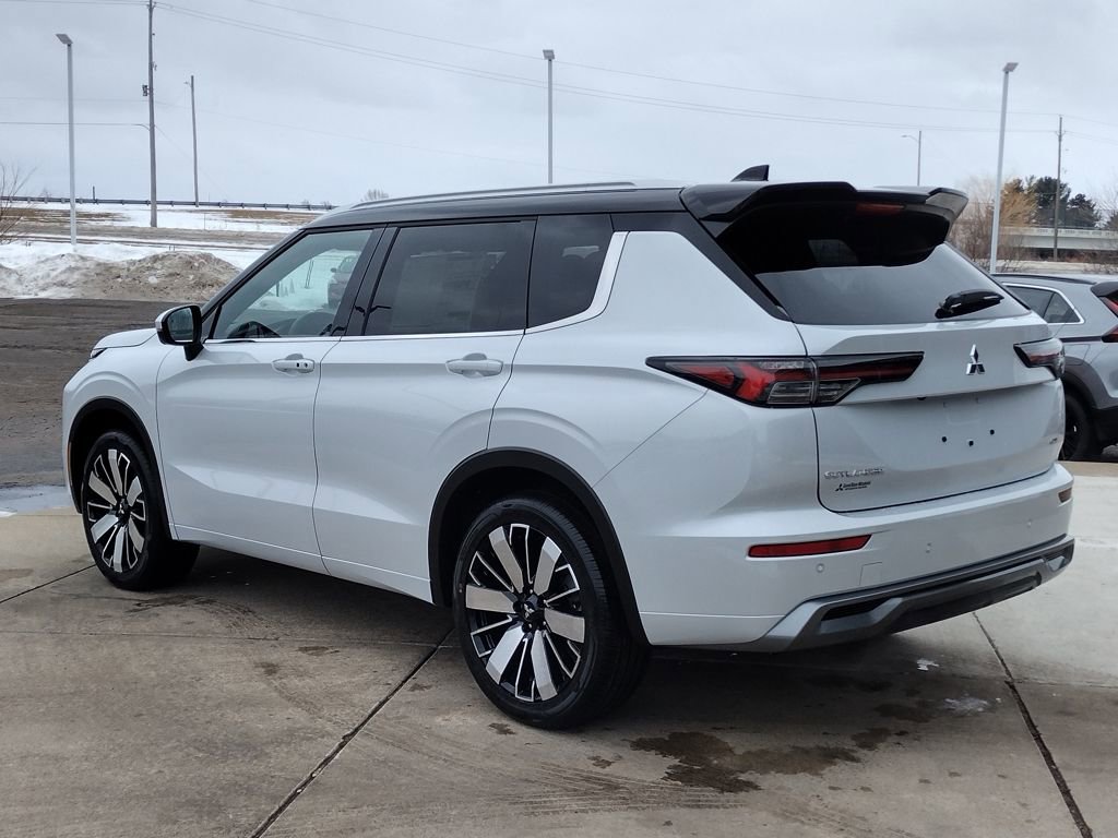 New 2026 Mitsubishi Outlander SEL image 19