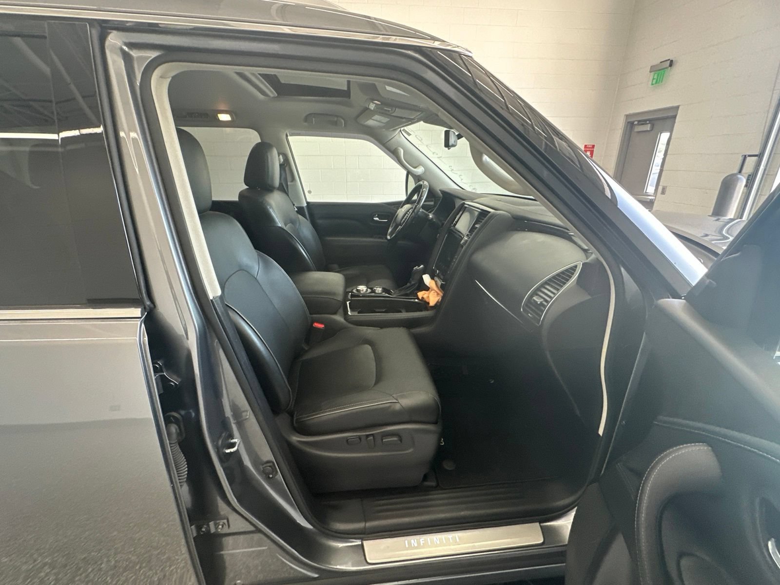 Used 2021 INFINITI QX80 Luxe w/ Cargo Package AWD/4WD image 10