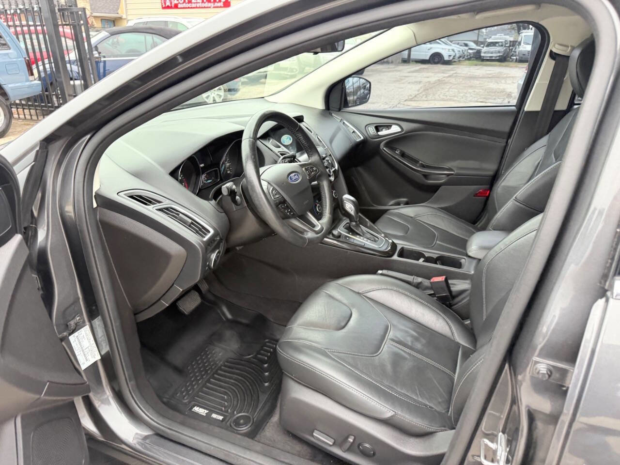 Used 2018 Ford Focus Titanium image 11