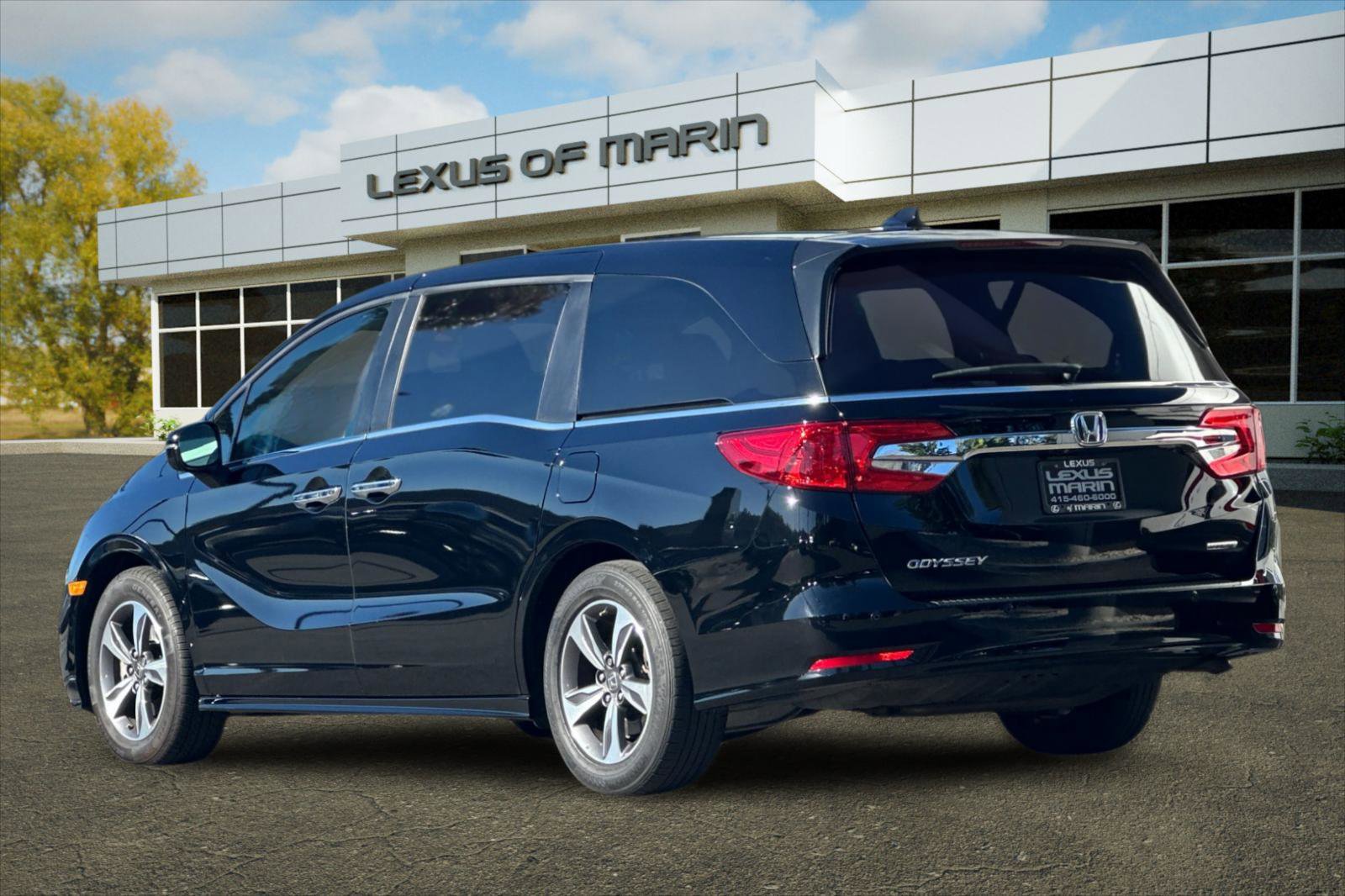 Used 2019 Honda Odyssey Touring image 3