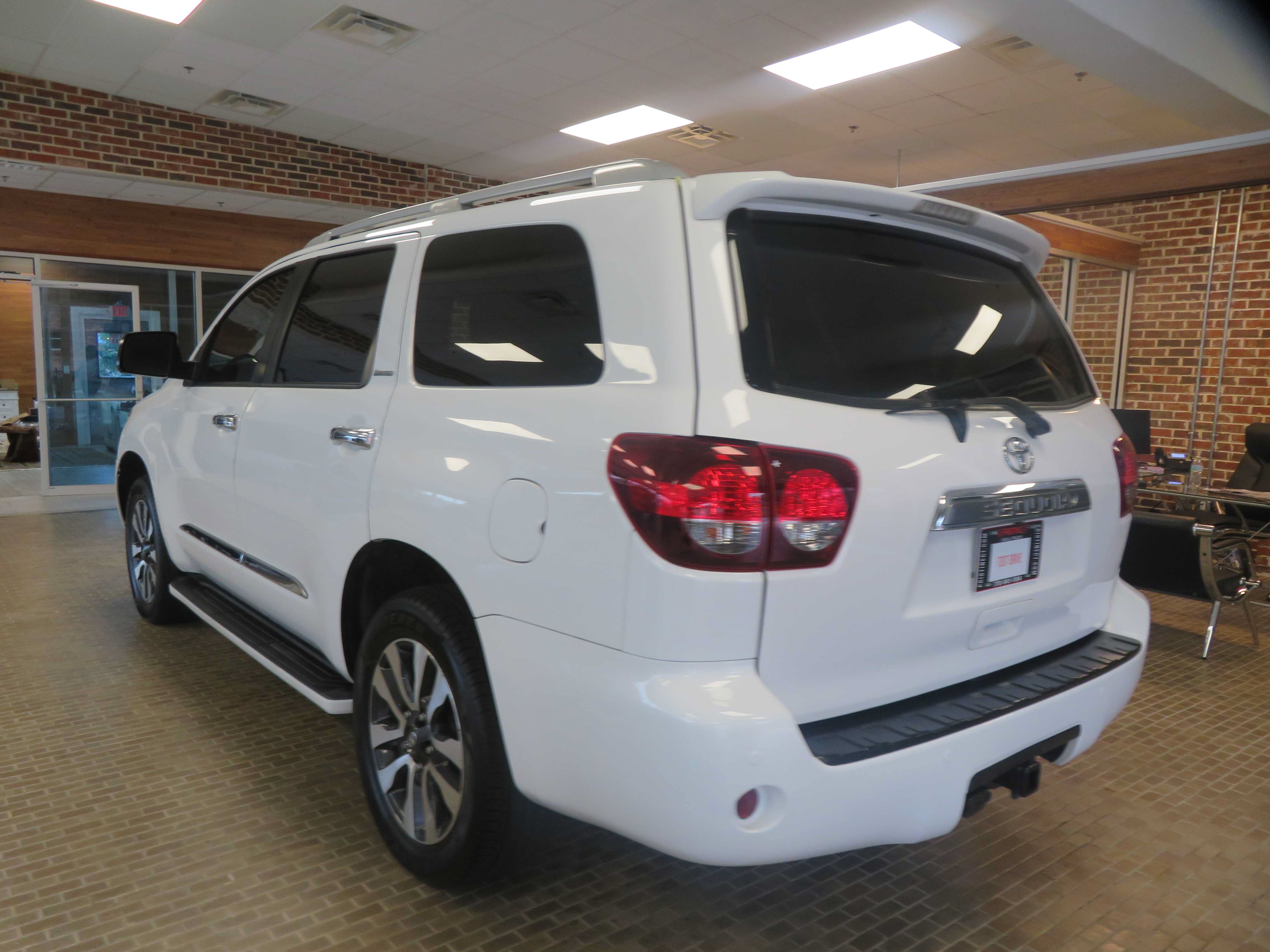 Used 2018 Toyota Sequoia Limited w/ Safety & Convenience Package AWD/4WD image 79