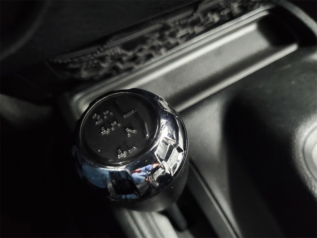 Used 2018 Jeep Wrangler Unlimited Rubicon w/ Cold Weather Group image 17