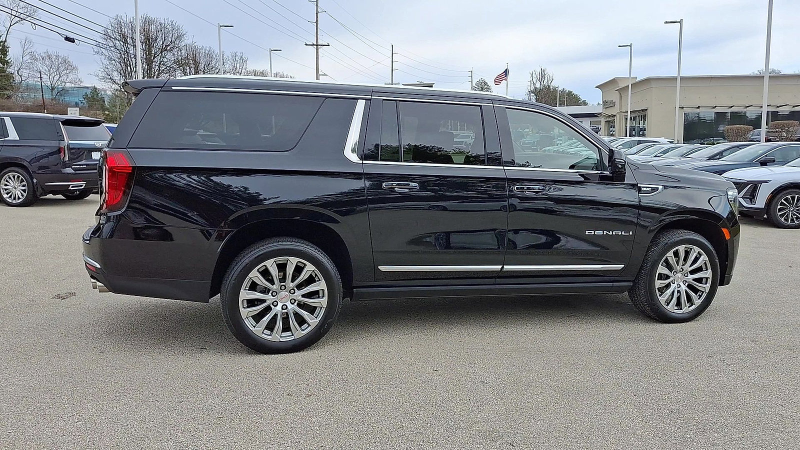 Certified 2024 GMC Yukon XL Denali image 9