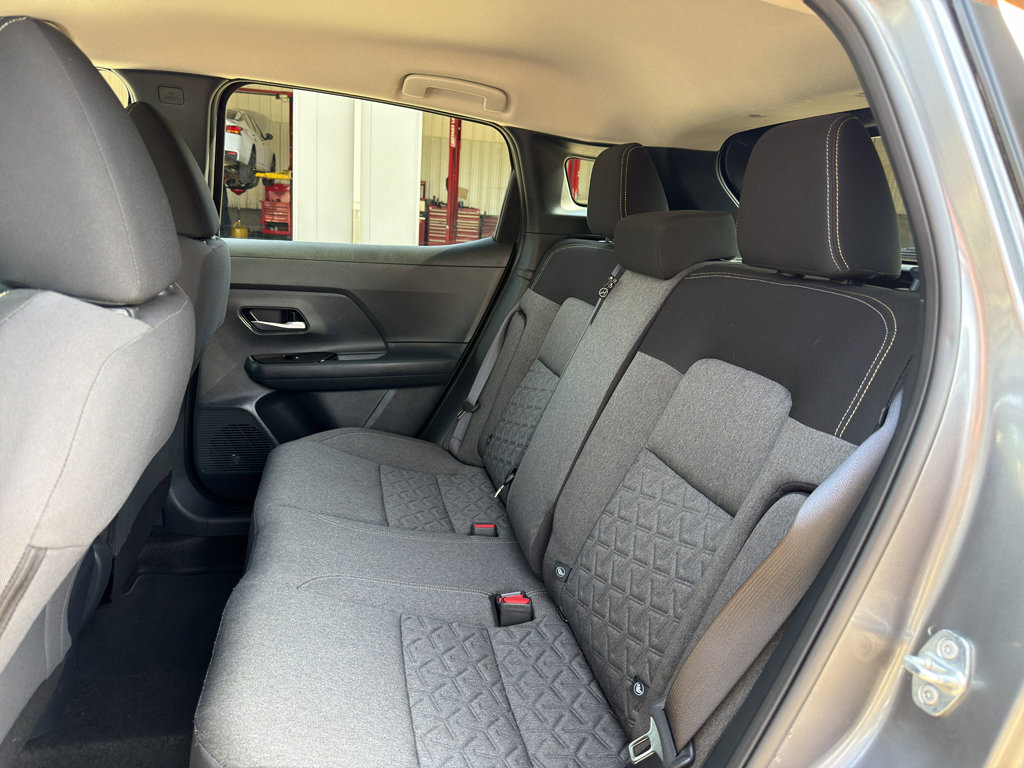 Used 2025 Nissan Kicks SV FWD image 14