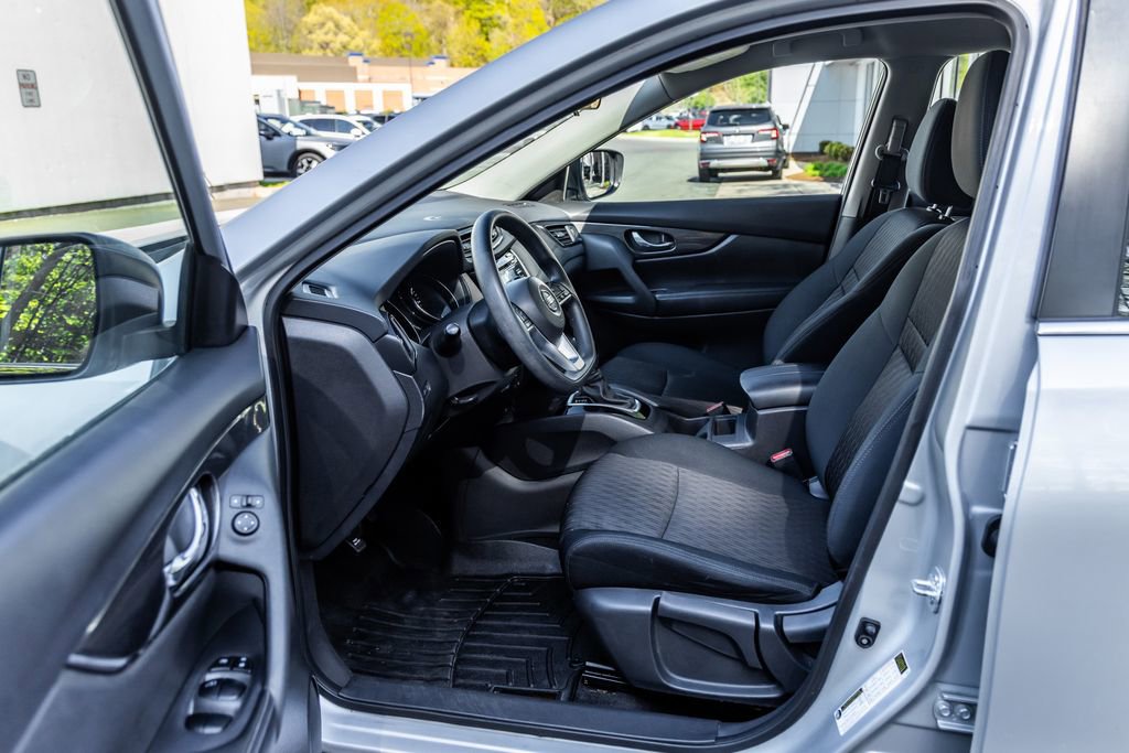 Used 2017 Nissan Rogue S AWD/4WD image 25