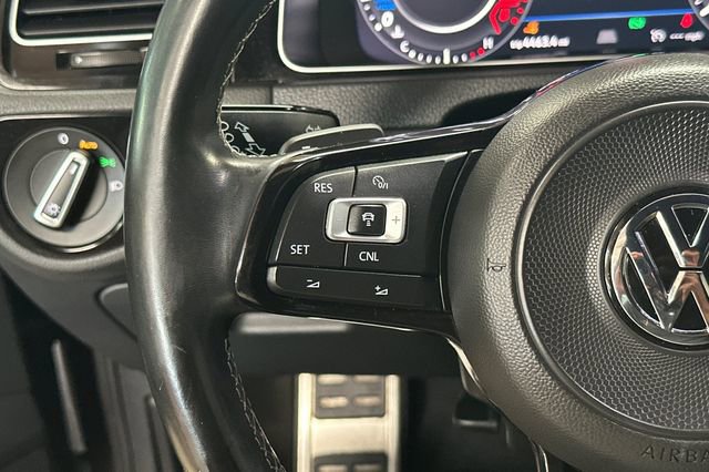 Used 2018 Volkswagen Golf R 4-Door AWD/4WD image 29