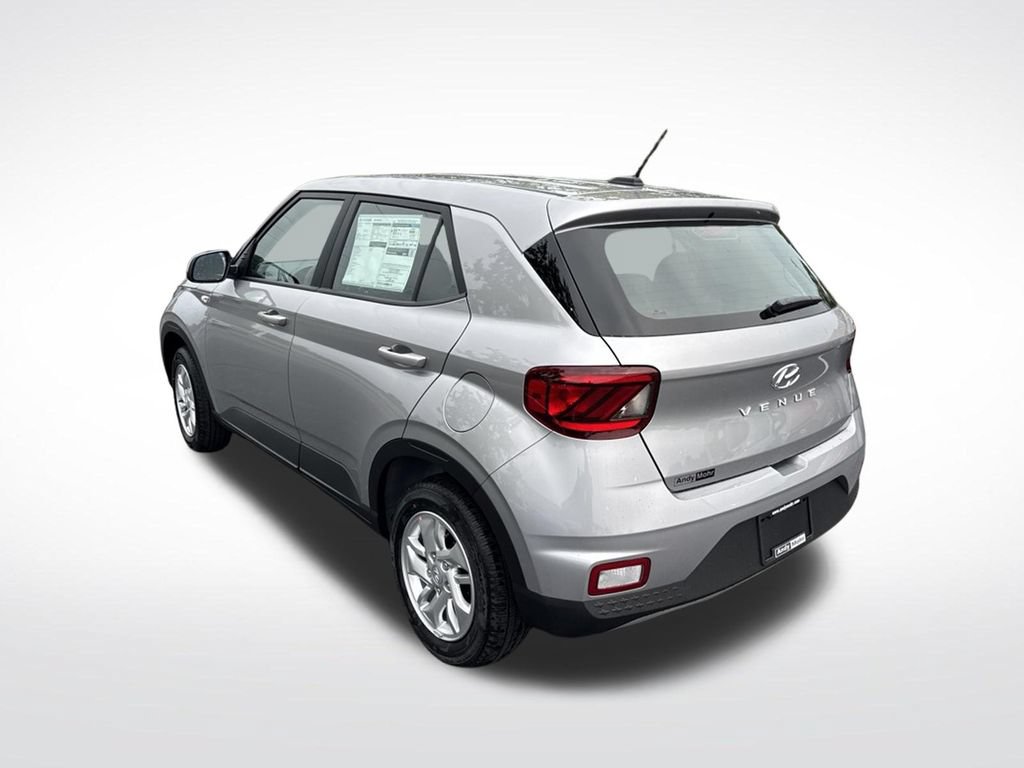 New 2026 Hyundai Venue SE FWD image 5