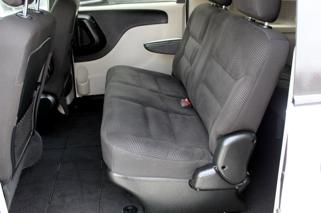 Used 2020 Dodge Grand Caravan SE image 14