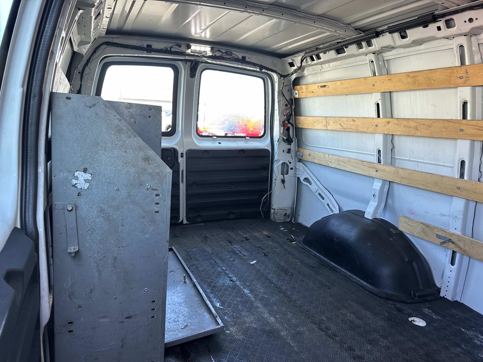 Used 2020 Chevrolet Express 2500 w/ Driver Convenience Package image 15